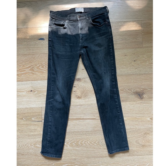 Everlane • Classic Straight Jeans - Picture 2 of 9